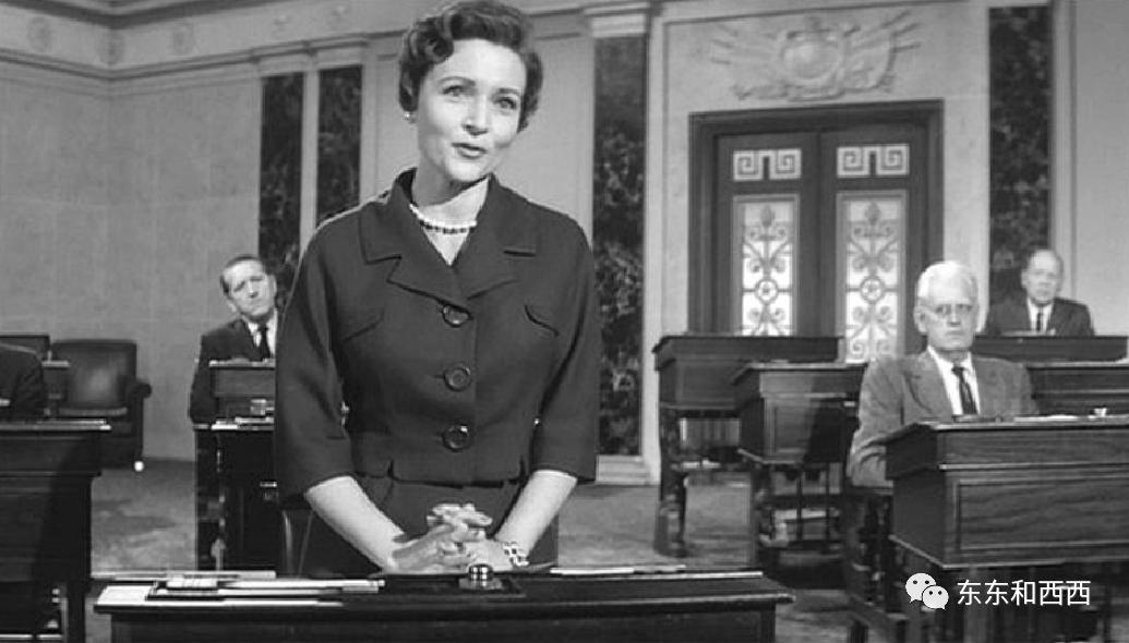 一辈子吸气收腹活到99，老奶奶迷倒全美还撩男朋友