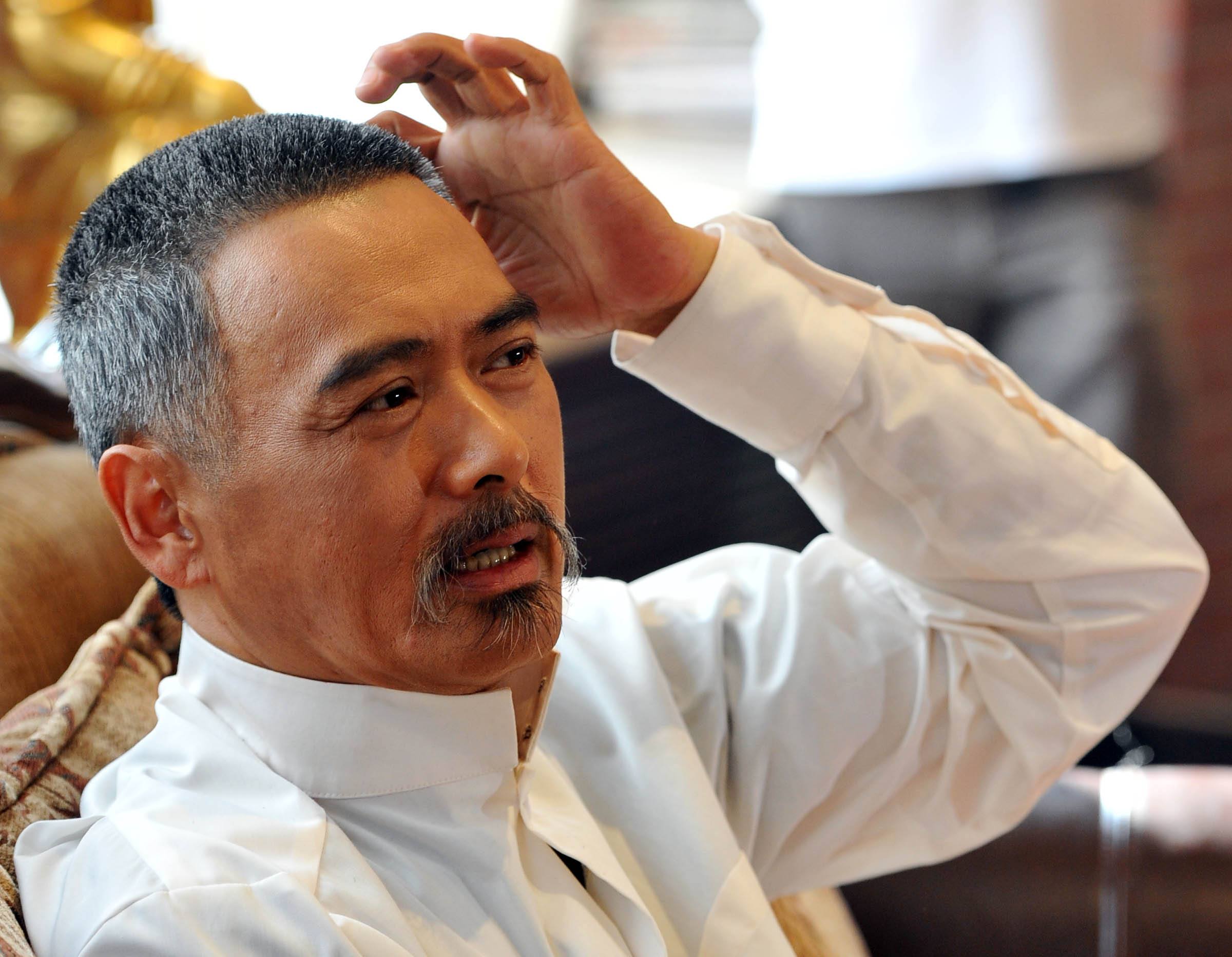 从未捐过钱的明星,周润发不为人知的心酸成长史