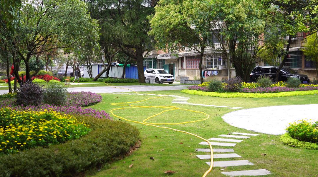 贵阳花溪背街改造效果图,小巷改造小花园