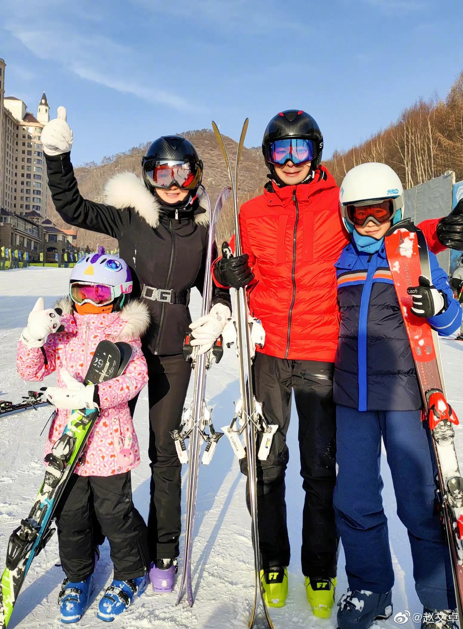 情人节明星纷纷秀恩爱,明星情人节秀恩爱有多甜