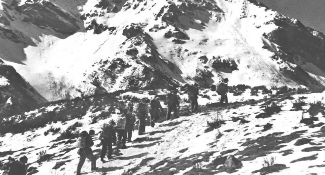 1983年,王平向中央提出退休请求,*小平邓**拒绝:现在还不到时机