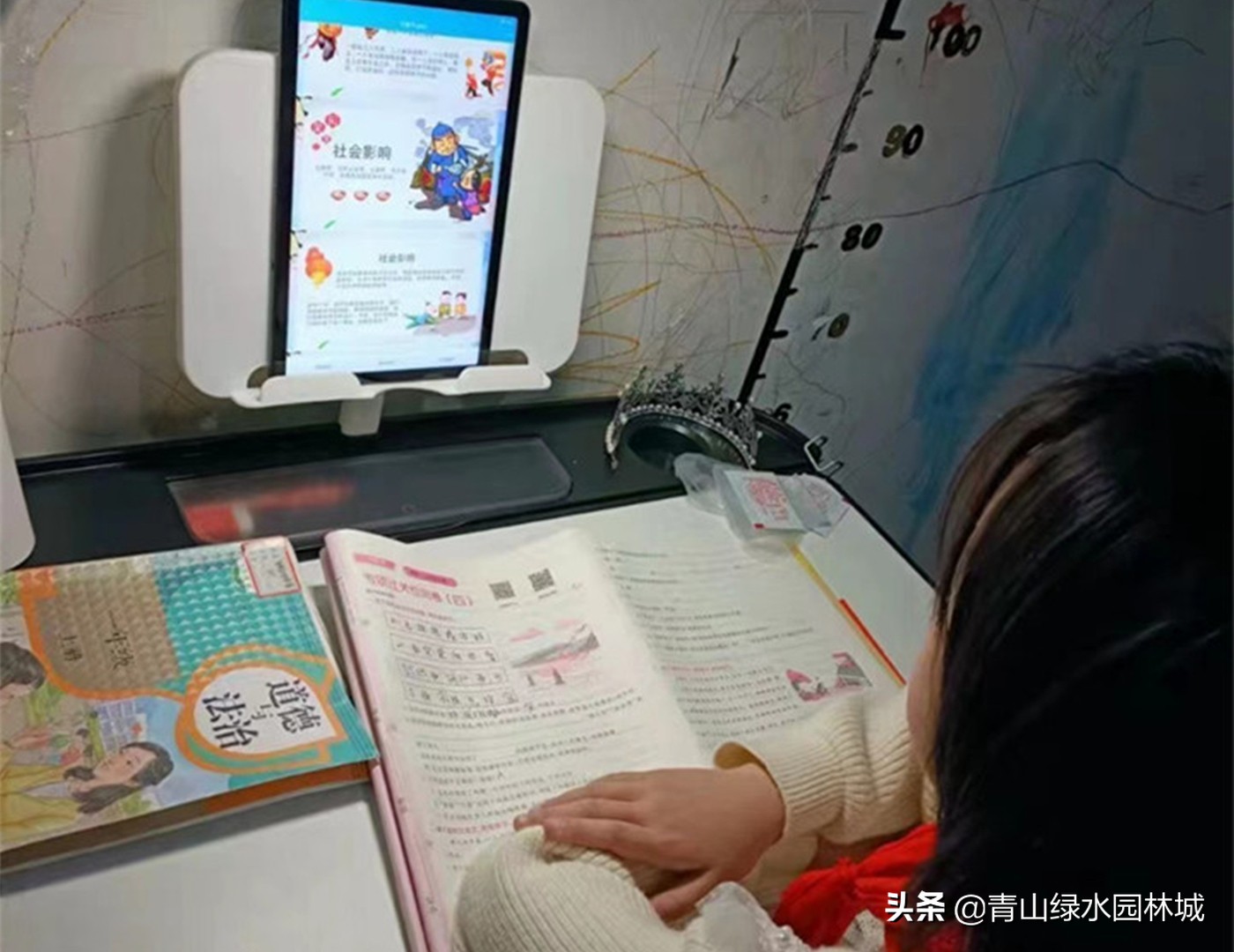 元宵节了做手工小灯笼,元宵节灯笼手工一等奖