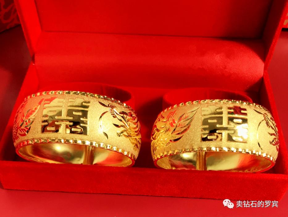 珠宝销售接待客人的整个流程话术,周大生珠宝销售20秒破冰话术