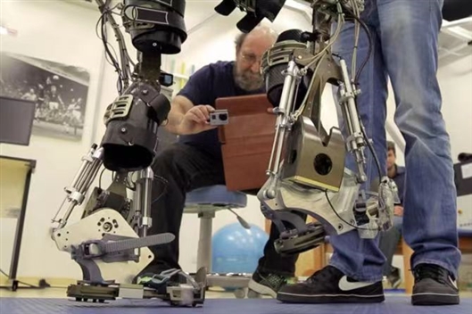 马斯克脑机接口治疗,脑机接口技术应用于临床还要多久