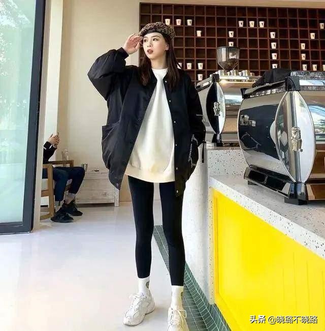 今年流行的鲨鱼裤袜子外穿,鲨鱼裤今年最火袜子长筒冬季