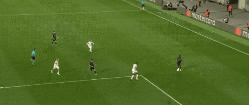 命运悖论:米兰惨淡城巴巨星狂飙