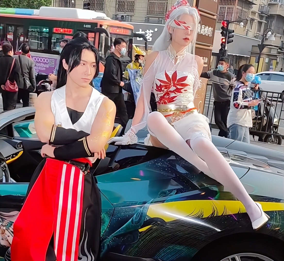 有必要么？就5分钟路程，你要开着*博兰**基尼去KFC买全家桶