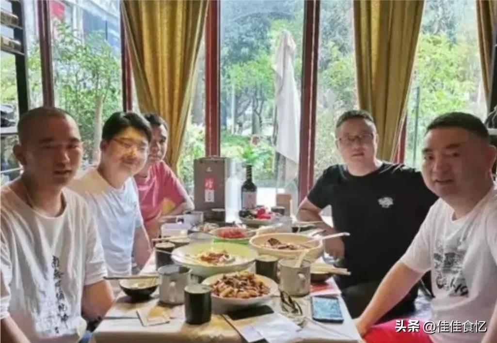 詹宗德是胡桃里的创始人吗,胡桃里创始人李华兵和詹宗德