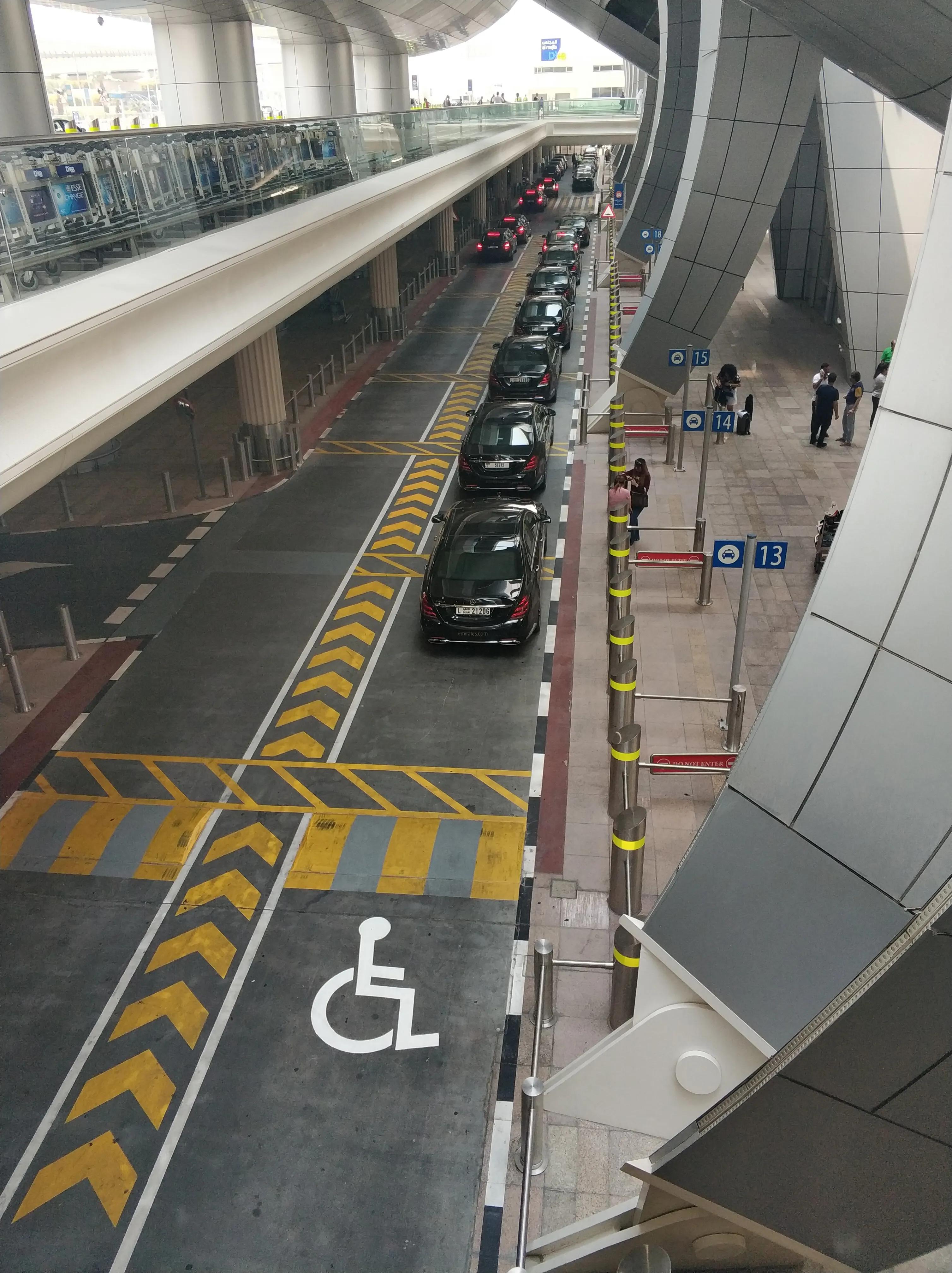 迪拜沙漠王国现状,迪拜的石油王国