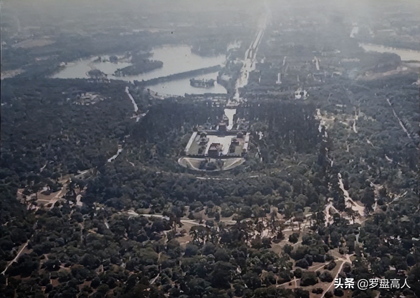 80年代沈阳老工厂大门照片,沈阳90年代铁西308大院老照片