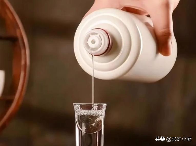 茅台酒瓶里的珠子能干什么,茅台里面的珠子单卖值多少钱