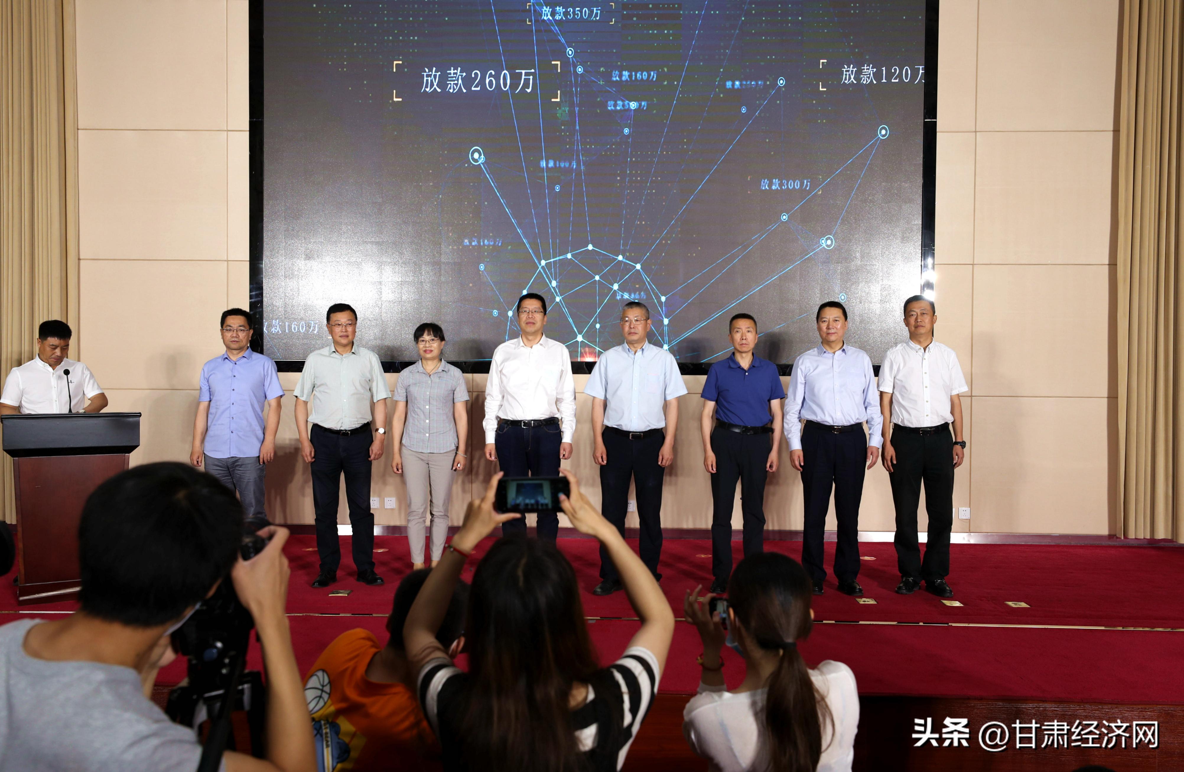 踔厉奋发担使命谋新篇,踔厉奋发勇毅前行向未来