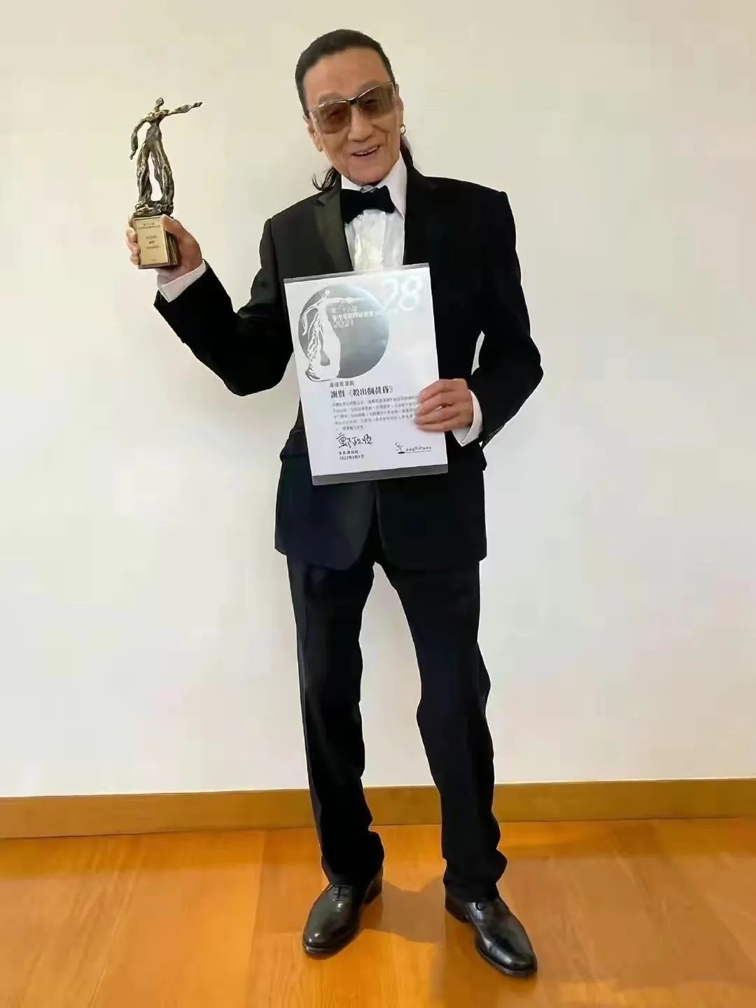 成龙谢贤向华强,谢贤李小龙谁大