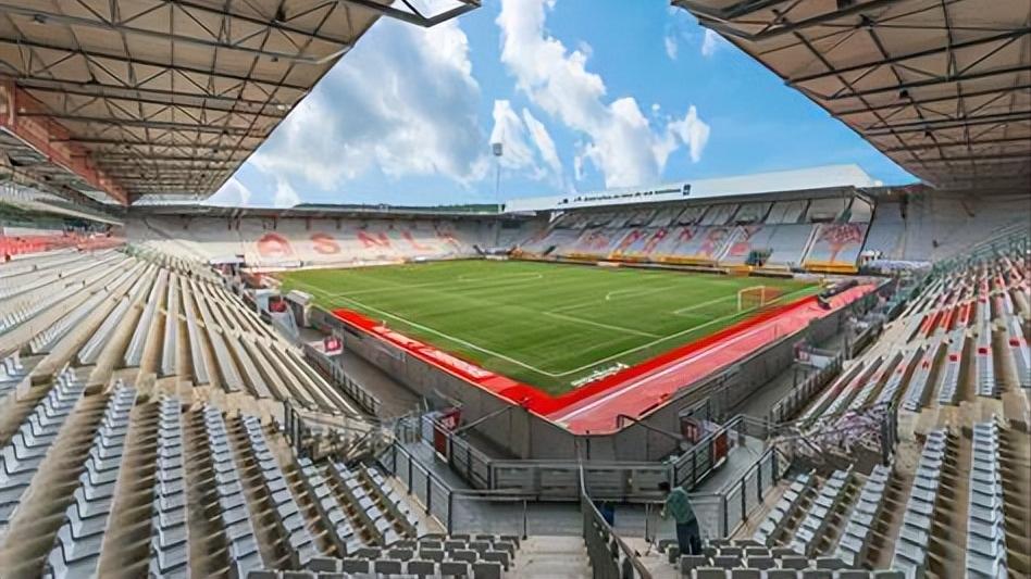 英法德西意低级别足球联赛,欧洲足坛十大震撼球场