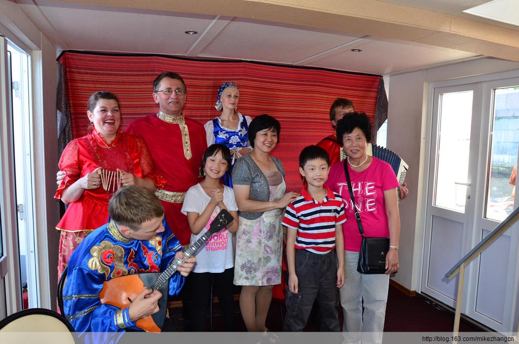 俄罗斯旅游之十三:阿芙乐尔号-鱼子酱