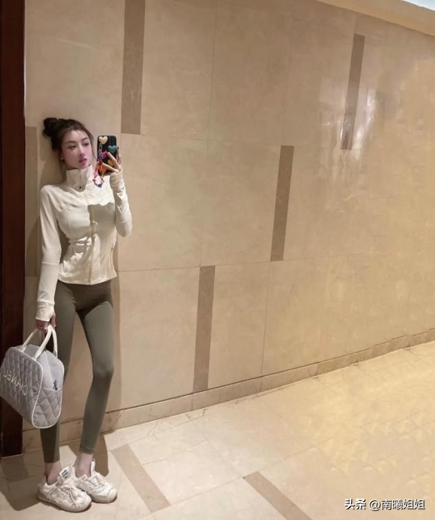 t恤衣服流行女士,t恤衣服流行