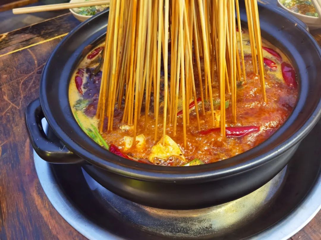 钢管厂五区小郡肝串串宽窄巷子,钢管厂五区小郡肝串串多少钱一串