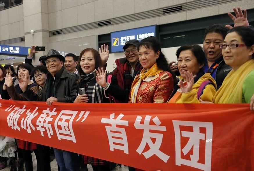 对比日印意韩国才最狠：中国人入境两次核酸暂停签证严控航班