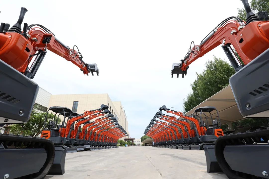 济宁小挖机国外卖多少钱,济宁小挖价格