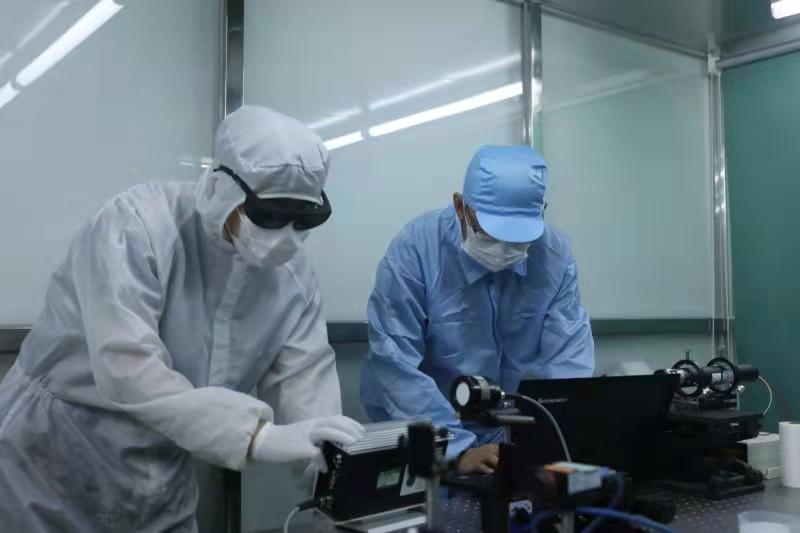 江苏亮源激光器,江苏铒玻璃激光器