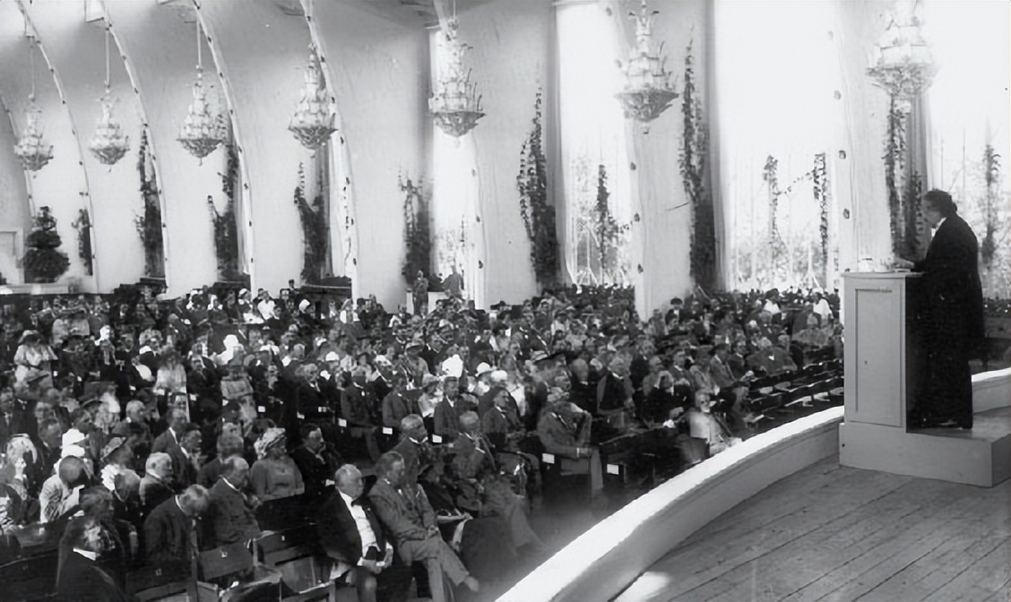 爱因斯坦信教的真实情况,真实的爱因斯坦vs假的爱因斯坦