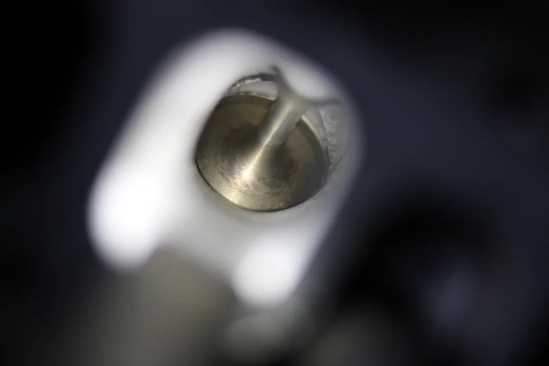 搞了辆“破烂不堪”的老款轿跑，进厂重造大翻新，满血复活变新车