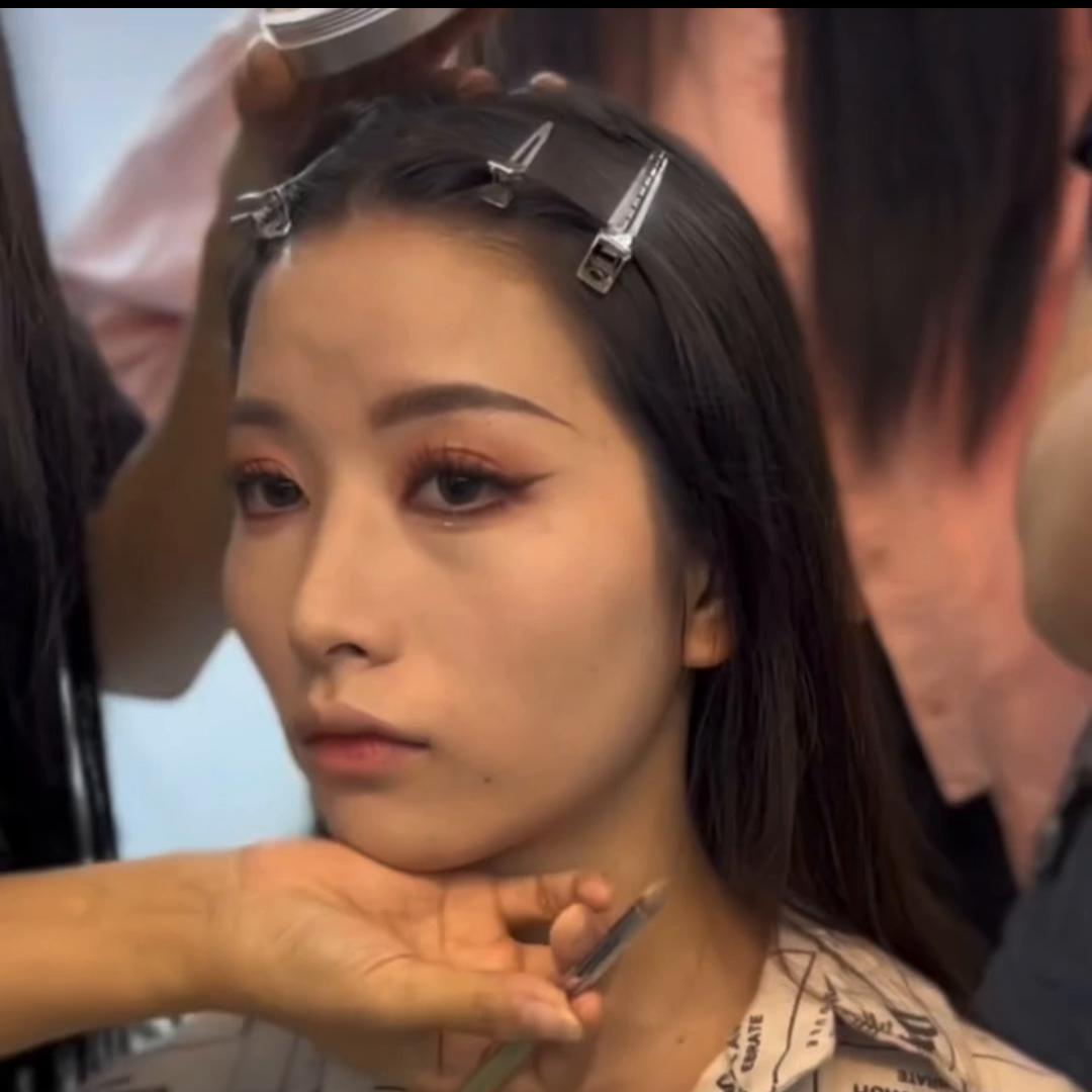 学化妆为啥不建议年纪大的学,劝女孩子千万别学美容