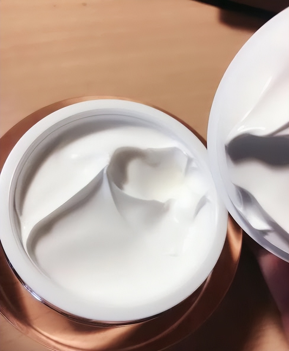 用什么粉底液好还可以养肤,不会化妆用什么粉底液比较好