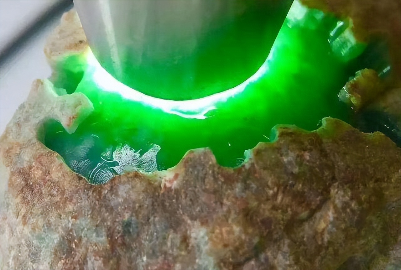 翡翠玉石直播间赌石被骗*局骗**揭秘！被商家主播欺骗怎么退款？