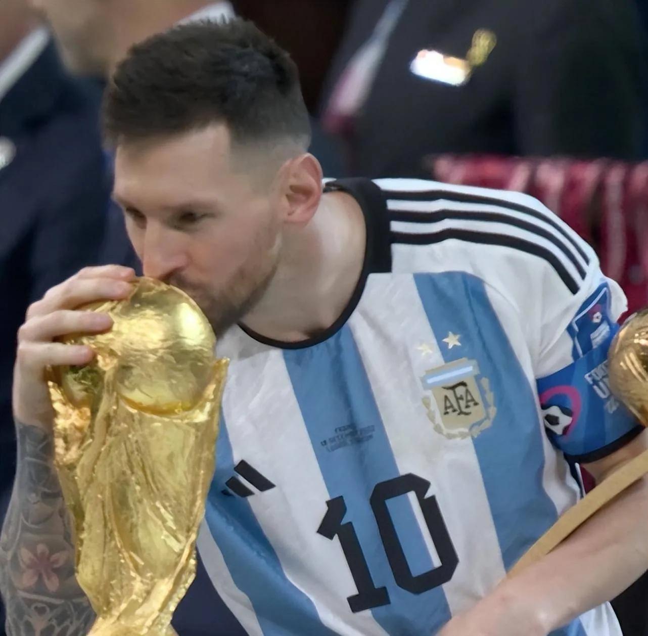 拿了世界杯冠军就能拿金球吗,拿了世界杯冠军没有金球的球员