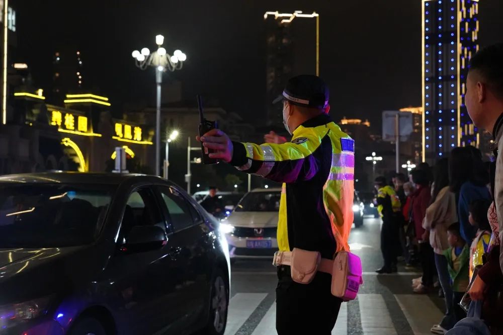 汕尾：“善美之城贺新春”大型音乐烟花汇演活动交通安保工作掠影