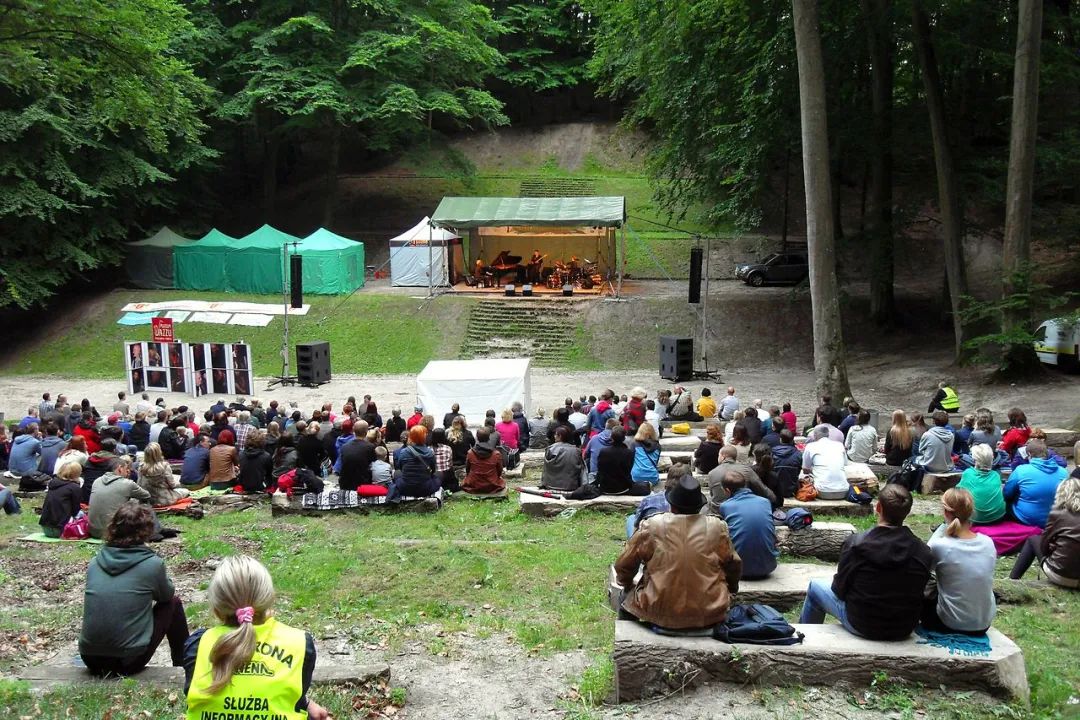 波兰人那些事｜为什么要去森林听爵士乐？