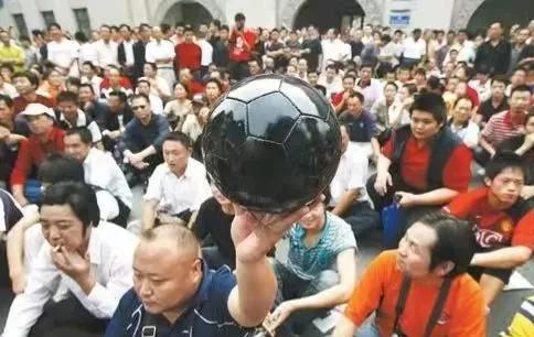 武汉三镇打深圳集锦,武汉三镇足球队升级之路