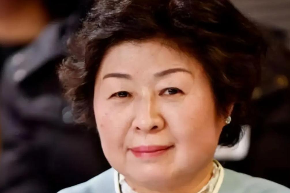 中国第一位女首富的人生,中国80年代第一女首富