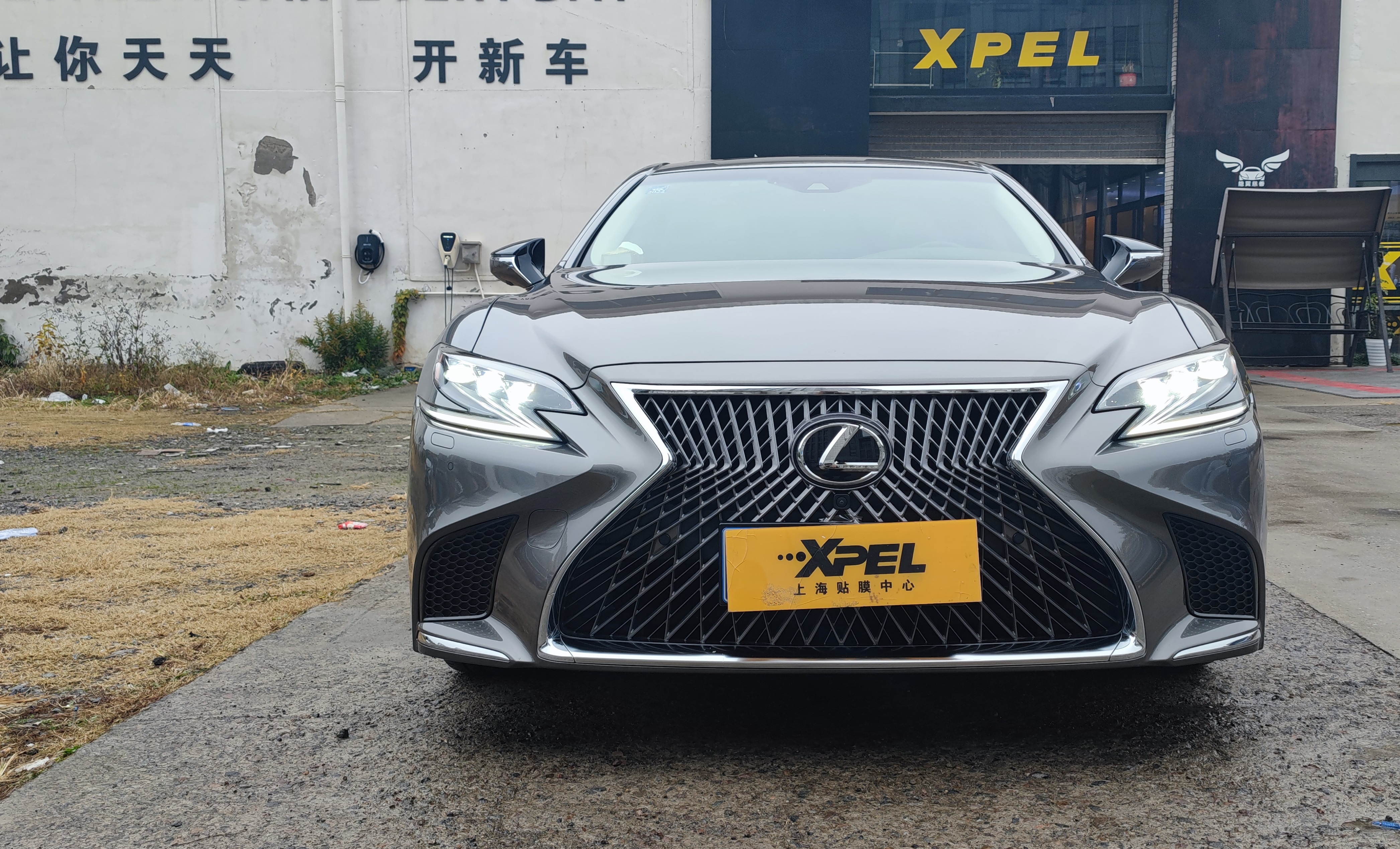 汽车后挡贴膜起泡了怎么办,汽车玻璃贴膜起泡修复