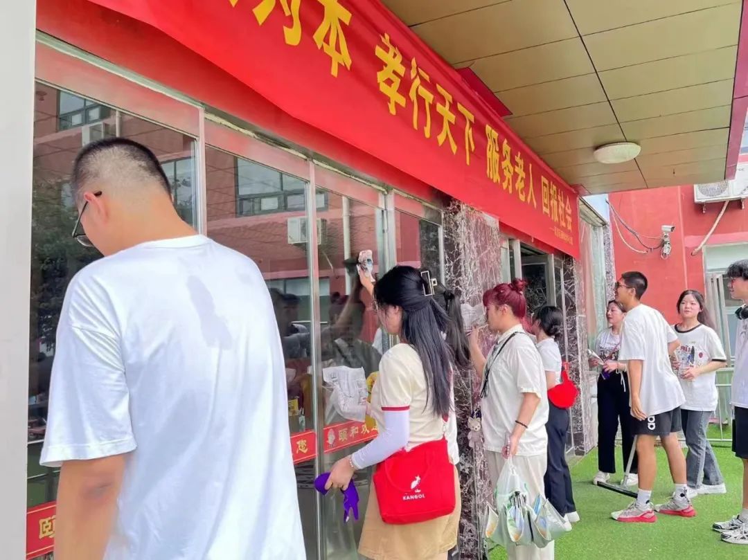 情暖夕阳红志愿者引领敬老风尚,情暖夕阳关爱老人志愿者活动