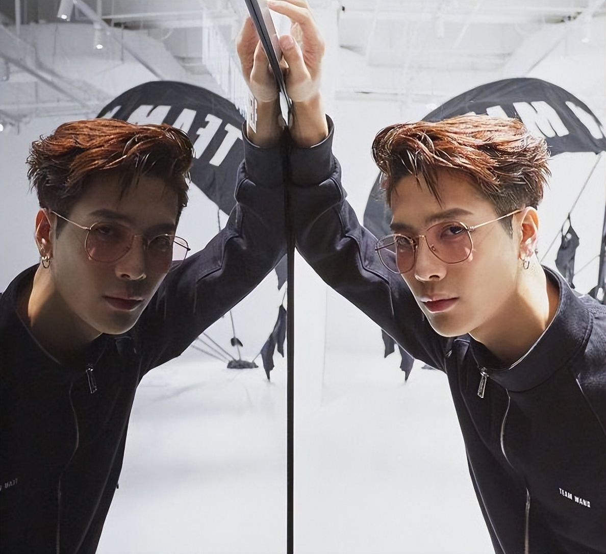 鹿晗自创潮牌翻车，一旦谈钱，顶流都急眼？