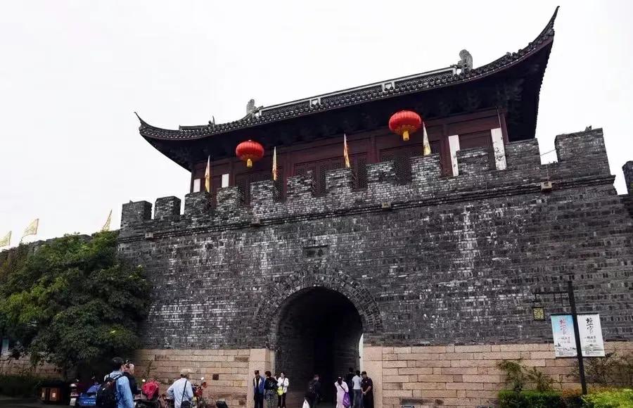 海宁盐官观潮胜地,乾隆故里观潮胜地