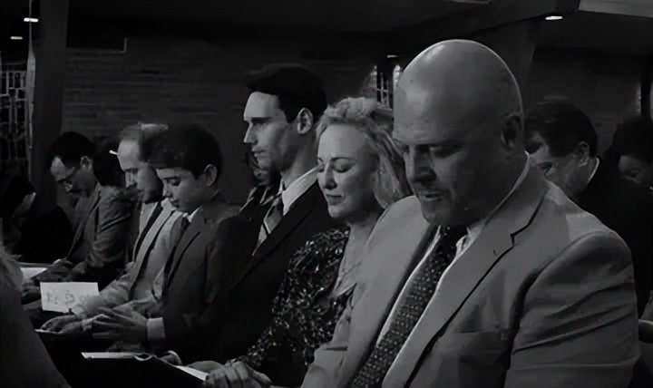 网络影评中，人们的的消费化语境，以及内巧之间的异同点