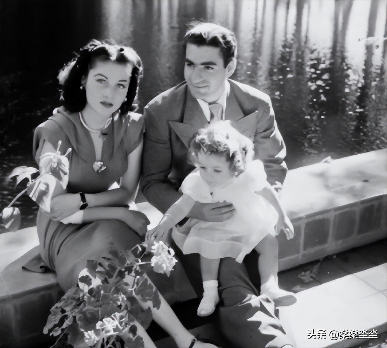 什么叫做真爱？因为无子被休弃的“真爱”，伊朗末代王后索拉娅