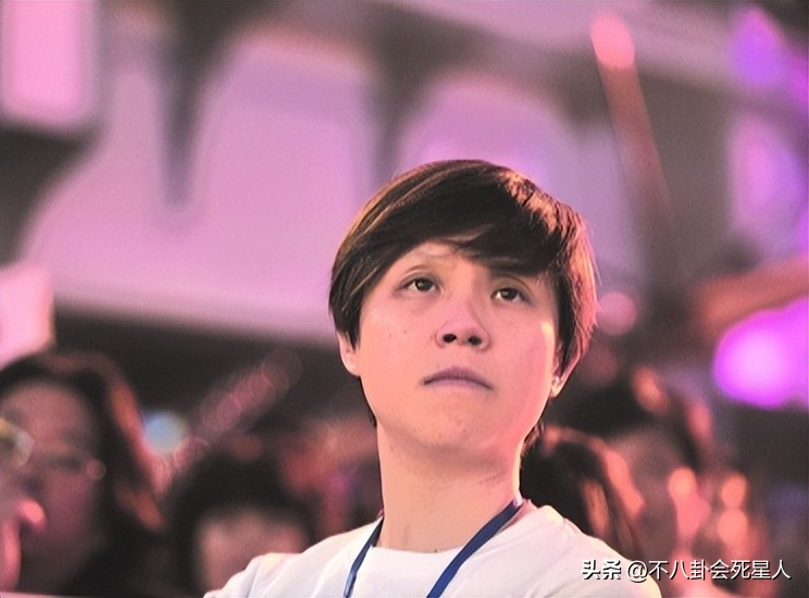 陈楚生重回舞台见证他的蜕变,陈楚生42年再度开嗓