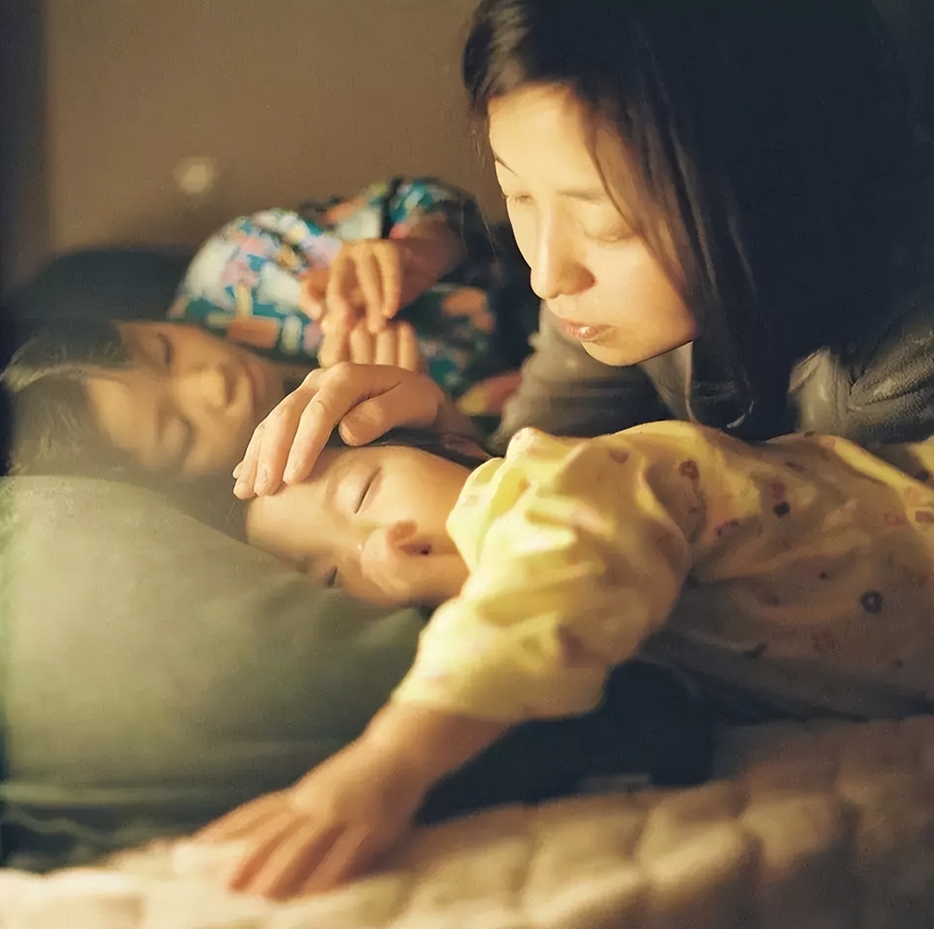 全职妈妈教不出成绩优秀的孩子,全职妈妈怎样教育好孩子