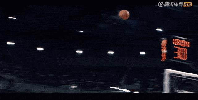 用一生来对抗傲慢与偏见，万字长文记录库里的乔丹精神