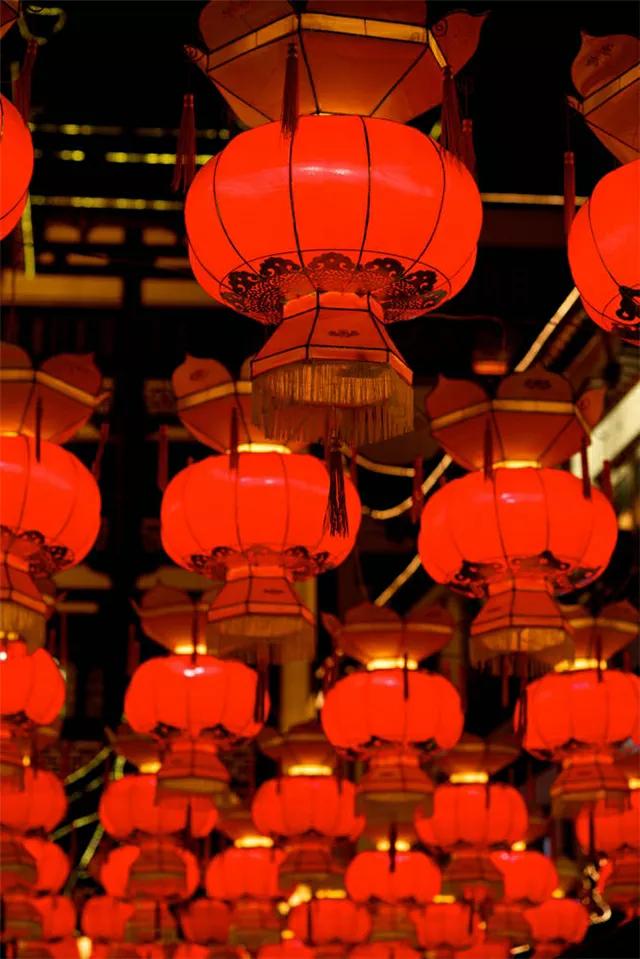 空空的红灯笼图片,单个漂亮的红灯笼图片