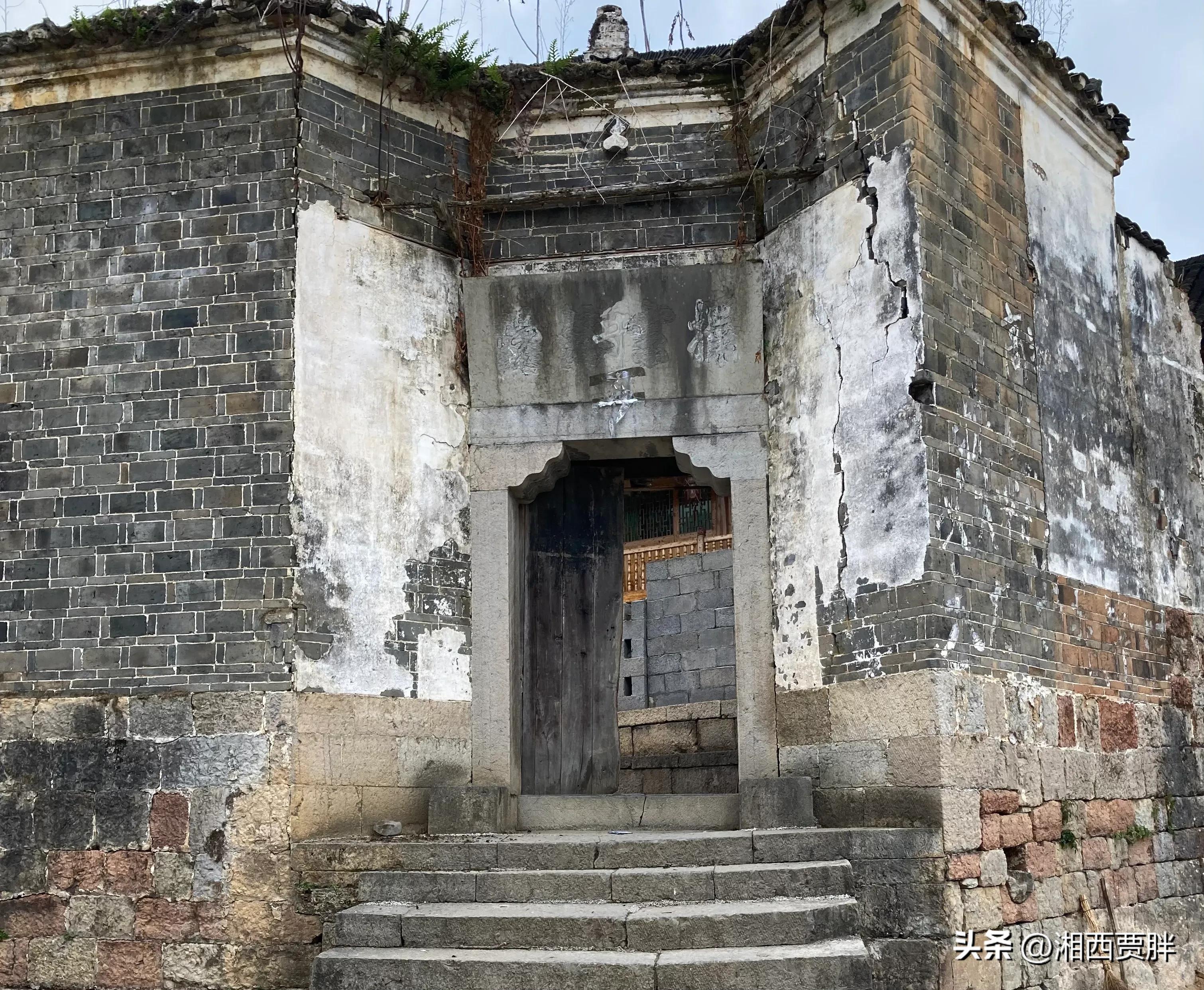 一个39岁男人的自述:第一次听见姐姐哭泣,我决定要帮助姐姐。