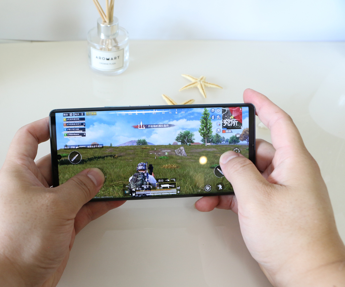 荣耀70评测：颜值才华兼备，旗舰IMX800要你好看，五星好“屏”