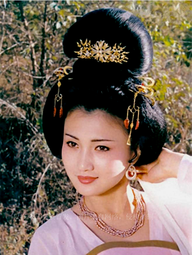 江苏盛产美女，8位苏籍美女，个个气质卓绝，盘正条顺