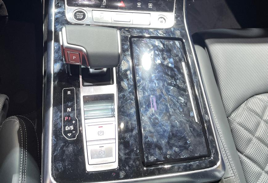 奥迪q8强悍的四驱,奥迪q8四驱黑科技