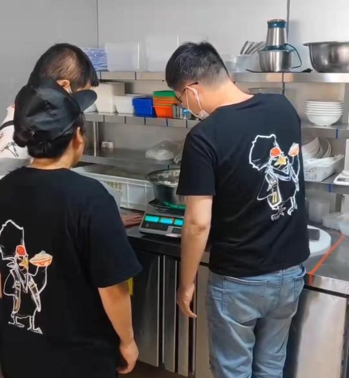 10元米线一年赚多少钱,一碗米线多大利润