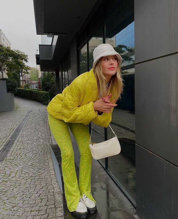 不会化妆怎么提升气质呢,不爱化妆的女生适合什么打扮